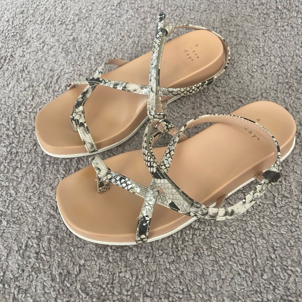 🌟Snacks king Crisscross Strappy Sandals